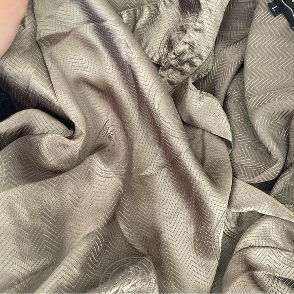 Donaldo | Vintage Lion Embroidered Silky Button Down Short Sleeve Shirt - Picture 5 of 8